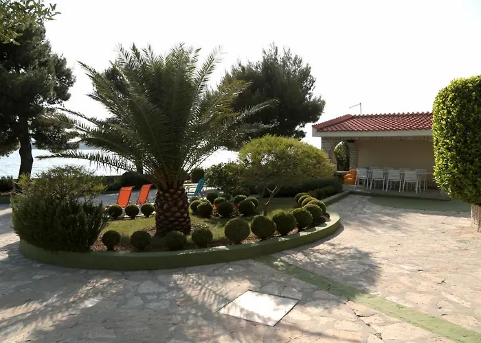 And By The Sea Pirovac, Sibenik - 13654 招待所 4*