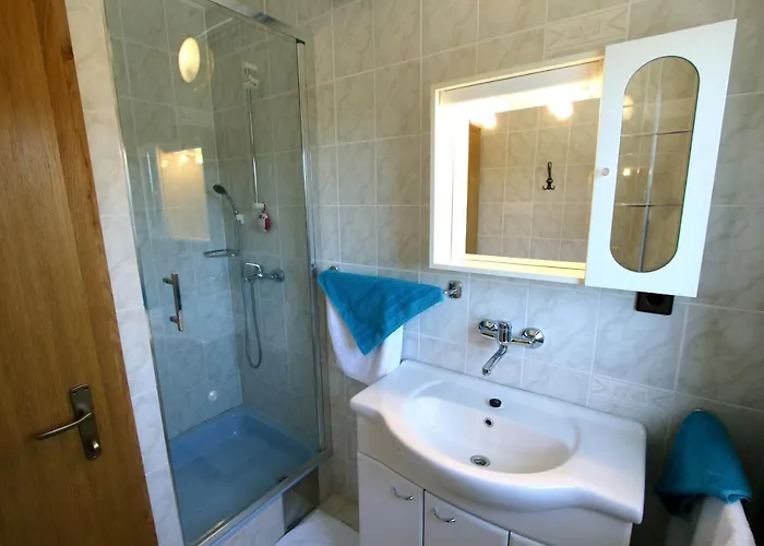 And By The Sea Pirovac, Sibenik - 13654 招待所 4*