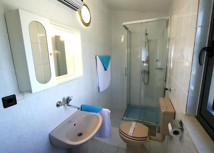 And By The Sea Pirovac, Sibenik - 13654 4* 皮罗瓦茨