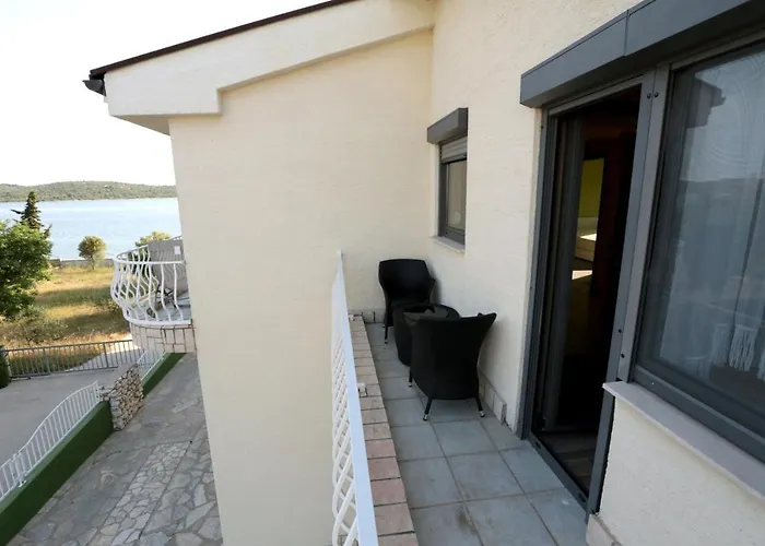 And By The Sea Pirovac, Sibenik - 13654 皮罗瓦茨