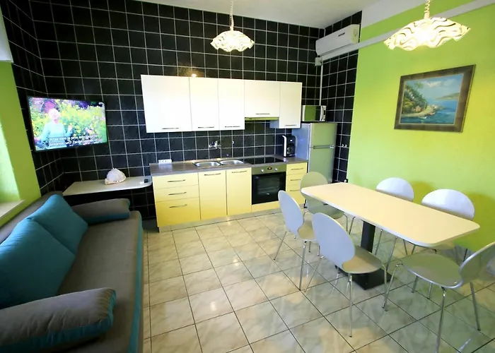 And By The Sea Pirovac, Sibenik - 13654 招待所 4*