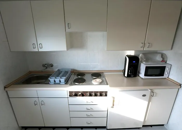 ゲストハウス And By The Sea Pirovac, Sibenik - 13654 ピロヴァッツ