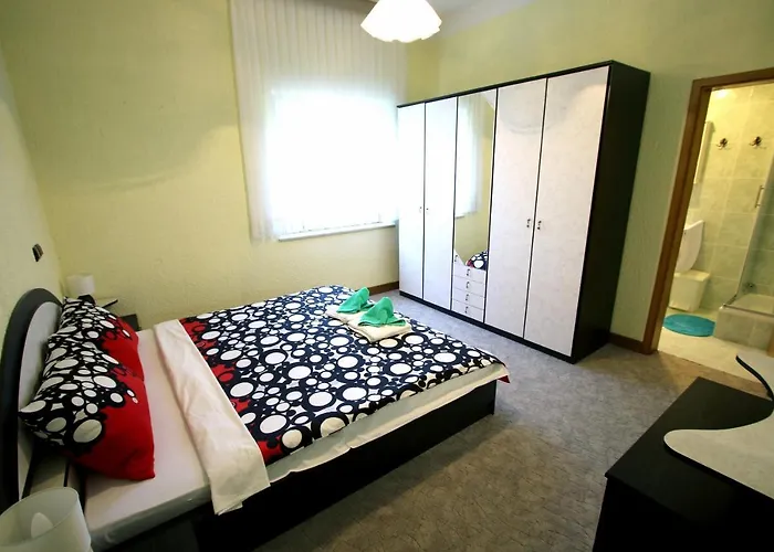 And By The Sea Pirovac, Sibenik - 13654 招待所